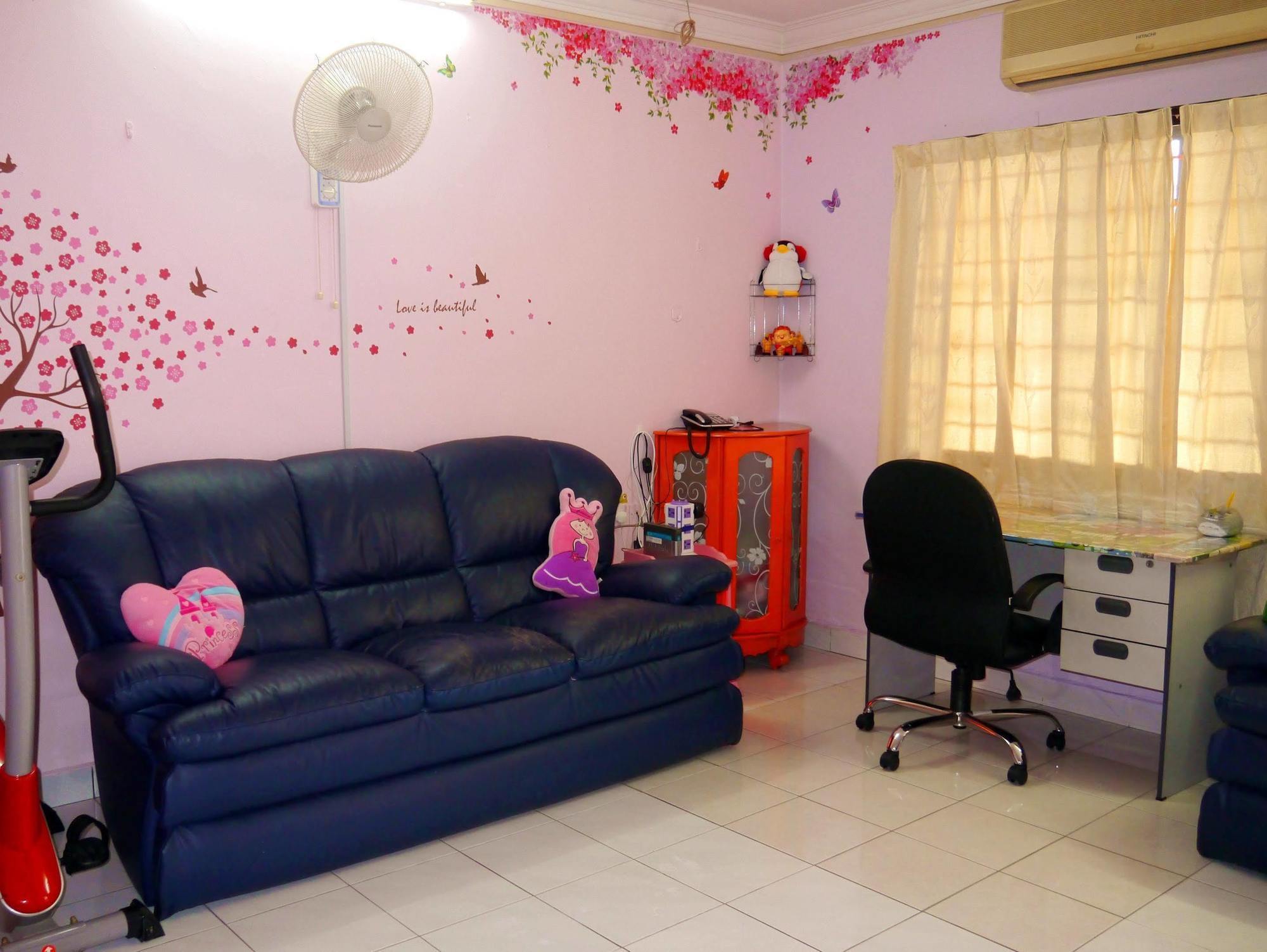 ملقا Little Family Homestay المظهر الخارجي الصورة